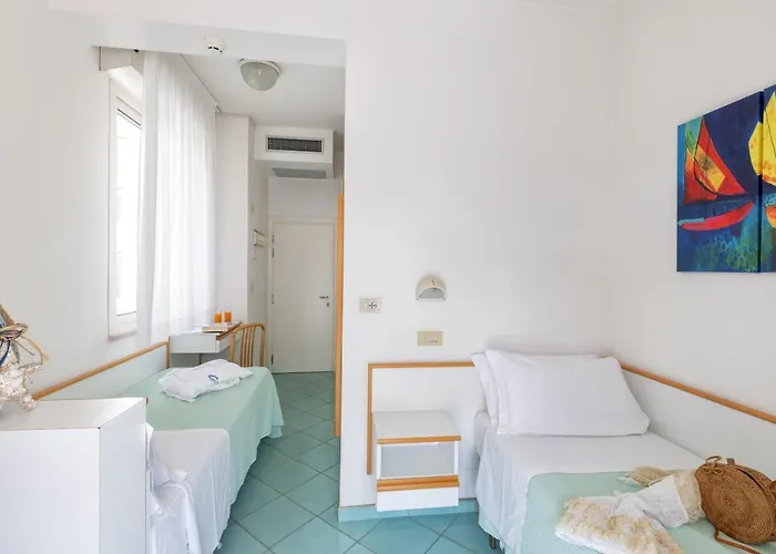 מלון Caprice - In Centro A 3*